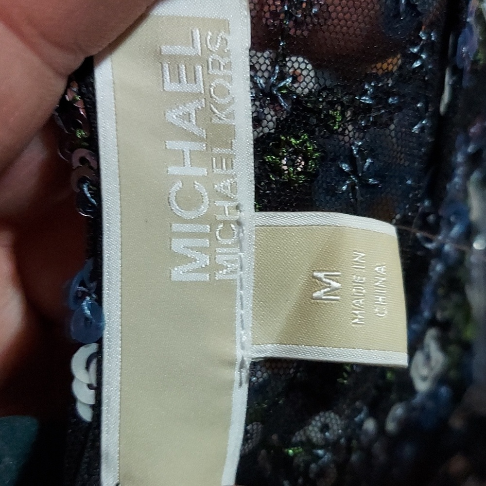 Michael Kors cocktail dress size/Med- color/orchid haze